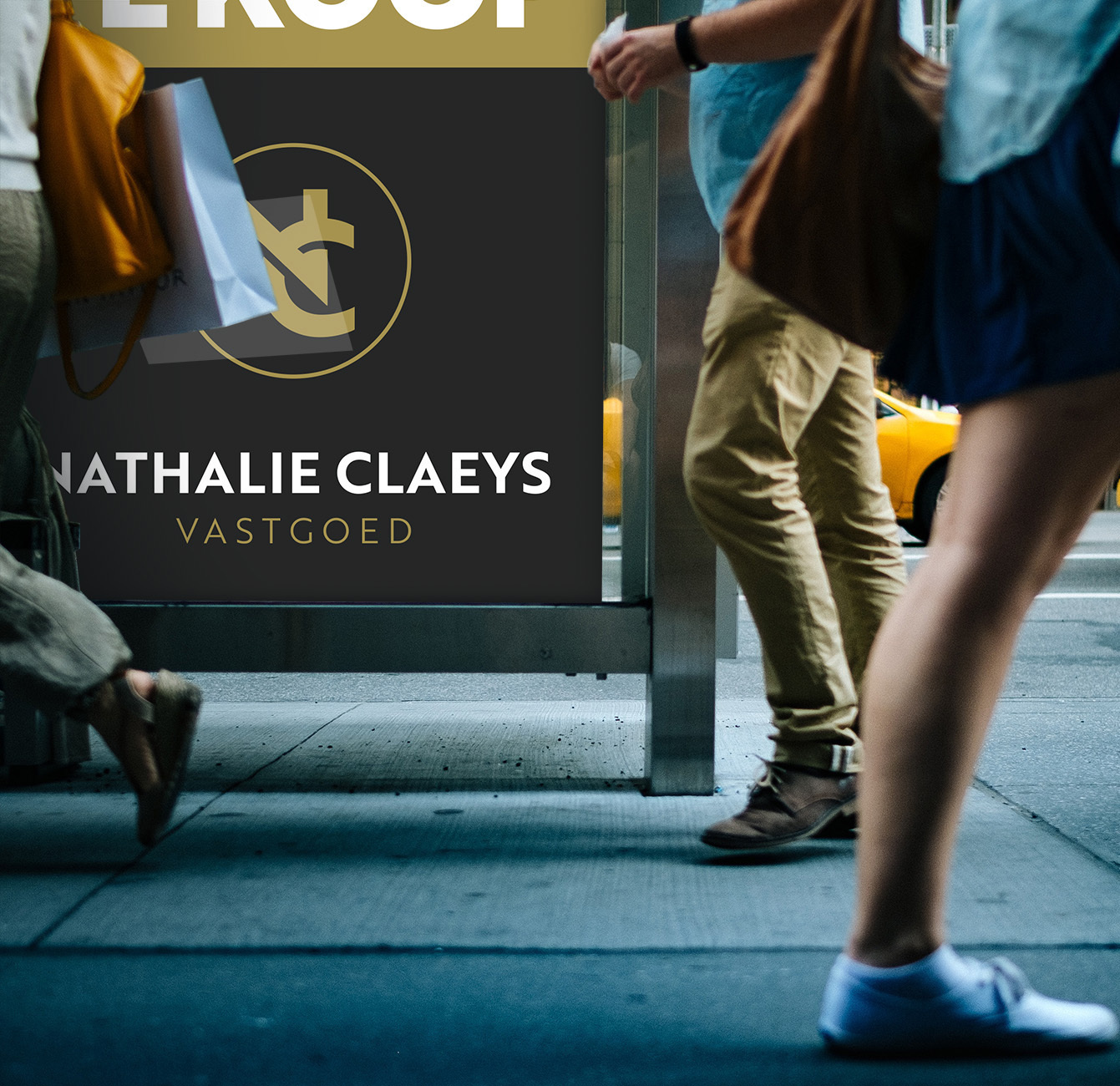 Poster bushalte voor Nathalie Claeys Vastgoed Advies door SPHYNX branding agency uit Kortrijk.
